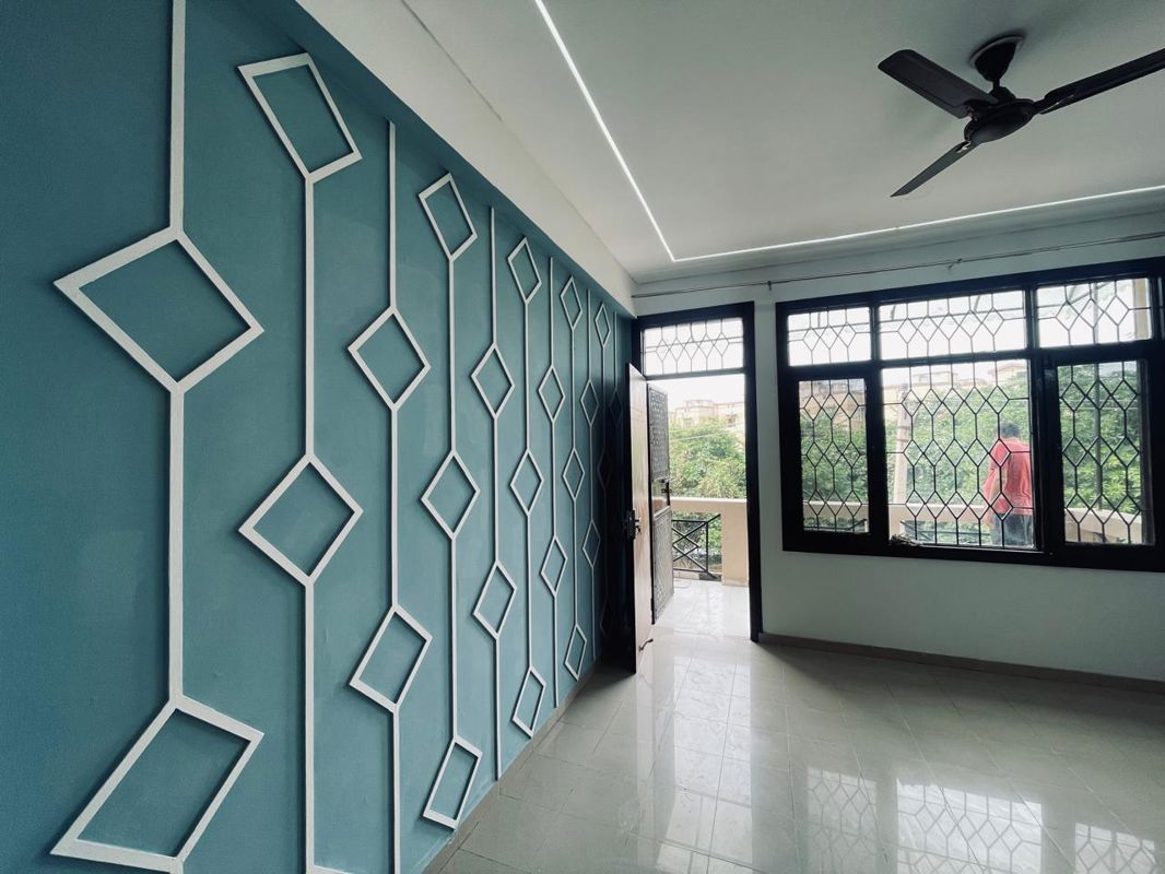 3 BHK for rent in Sushant Lok Iii, Gurugram — semi-furnished — 300 sq.ft