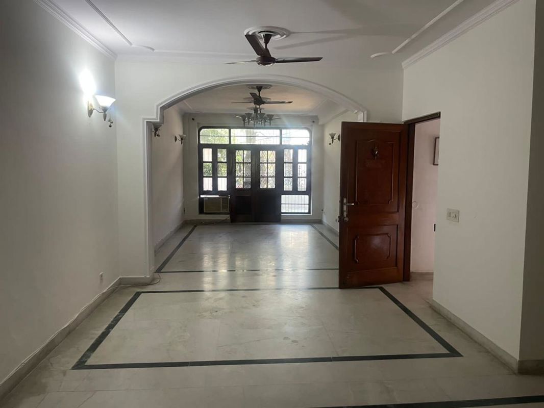 3 BHK for rent in Sushant Lok Iii, Gurugram — unfurnished — 1650 sq.ft