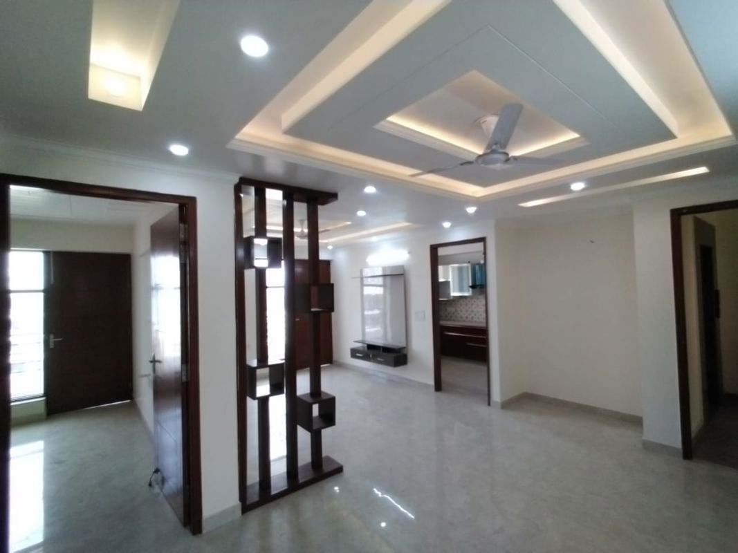 3 BHK for rent in Sushant Lok Iii, Gurugram — semi-furnished — 1800 sq.ft