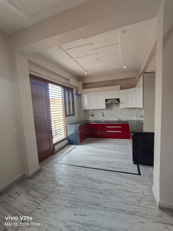 3 BHK for rent in Sushant Lok Iii, Gurugram — semi-furnished — 2200 sq.ft