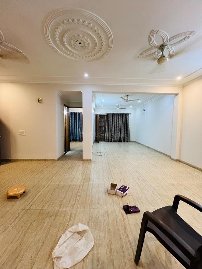 3 BHK for rent in Sushant Lok Phase 1, Gurugram — semi-furnished — 2400 sq.ft
