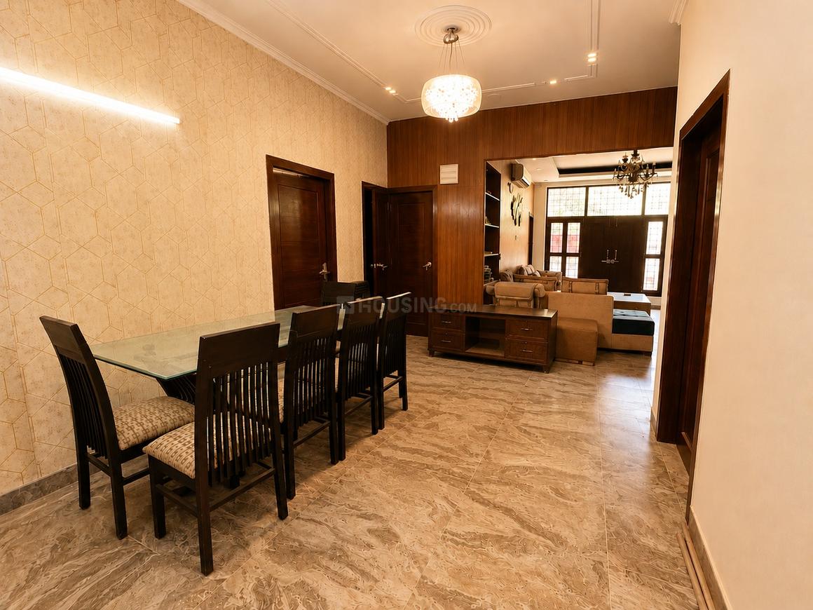 3 BHK for rent in Sushant Lok Phase 1, Gurugram — 2425 sq.ft — Ashley Estate Floor 2
