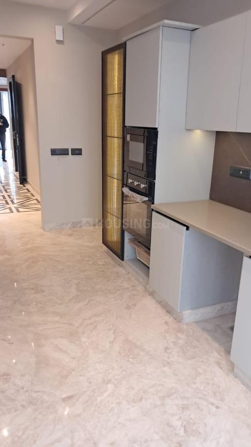 4 BHK for rent in DLF Phase 1, Gurugram — semi-furnished — 2700 sq.ft — DLF Luxury Floors