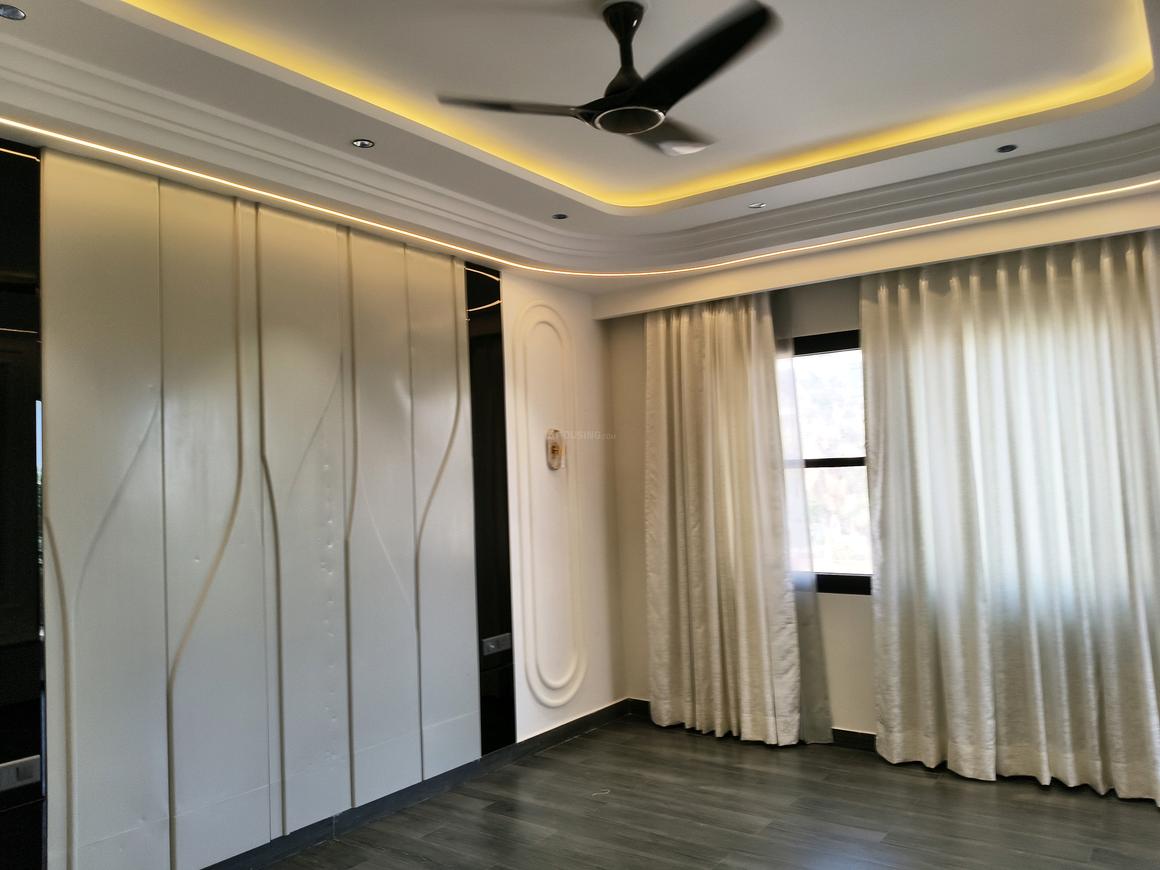 4 BHK for rent in DLF Phase 1, Gurugram — semi-furnished — 2700 sq.ft — DLF City Phase 1