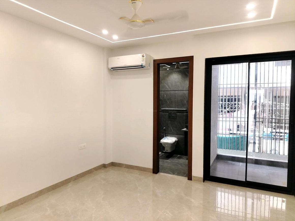 4 BHK for rent in DLF Phase 1, Gurugram — semi-furnished — 2870 sq.ft