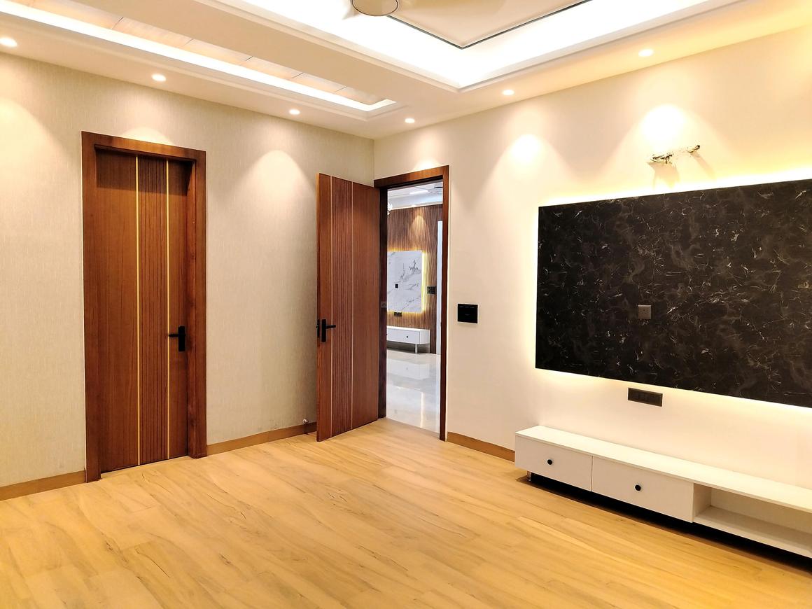 4 BHK for rent in DLF Phase 2, Gurugram — semi-furnished — 2400 sq.ft — DLF Belvedere Park