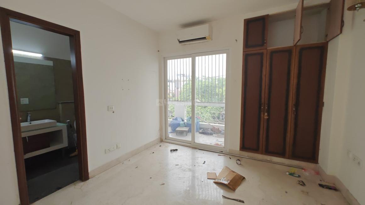 4 BHK for rent in DLF Phase 2, Gurugram — semi-furnished — 2700 sq.ft
