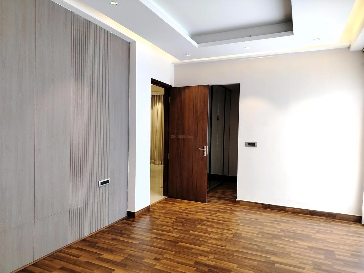 4 BHK for rent in DLF Phase 3, Gurugram — semi-furnished — 3744 sq.ft