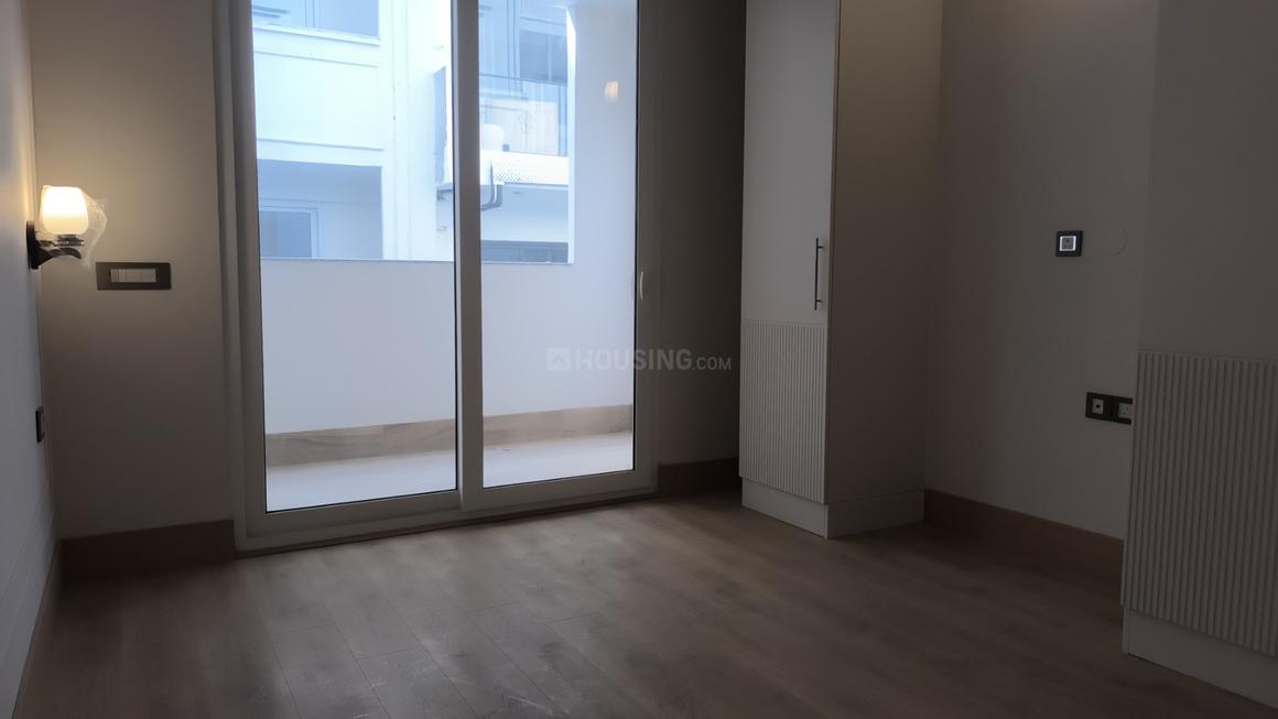 4 BHK for rent in DLF Phase 5, Gurugram — semi-furnished — 3240 sq.ft — DLF The Grove