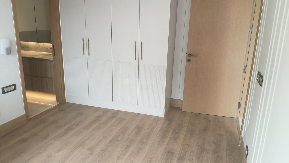4 BHK for rent in DLF Phase 5, Gurugram — semi-furnished — 2700 sq.ft — DLF The Grove