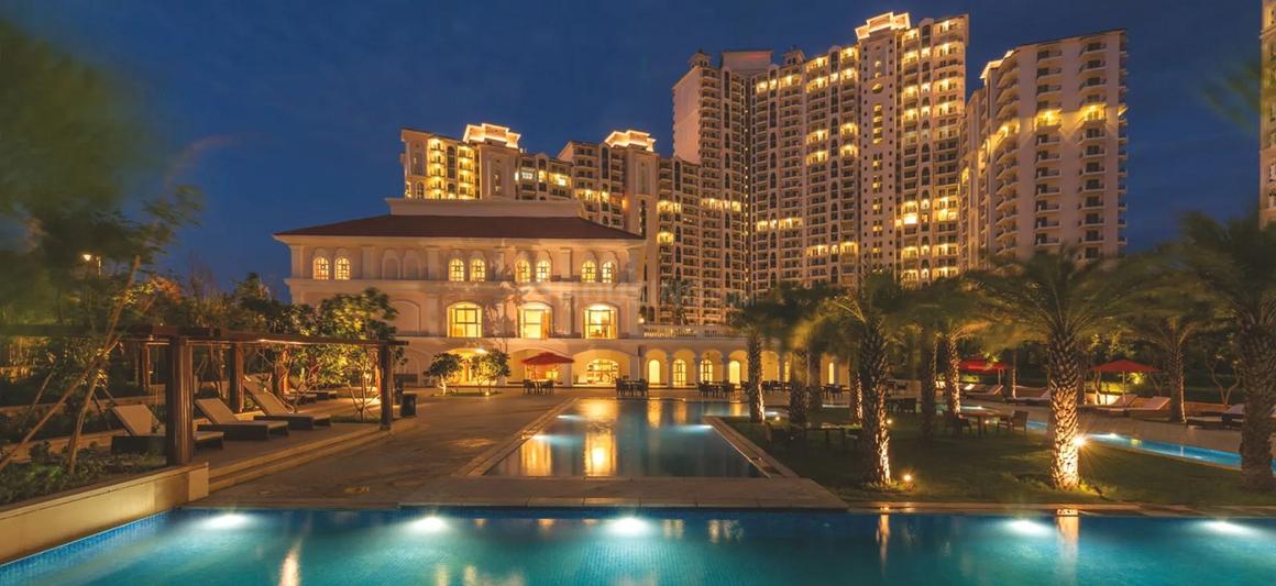4 BHK for rent in DLF Phase 5, Gurugram — semi-furnished — 2500 sq.ft — DLF The Grove