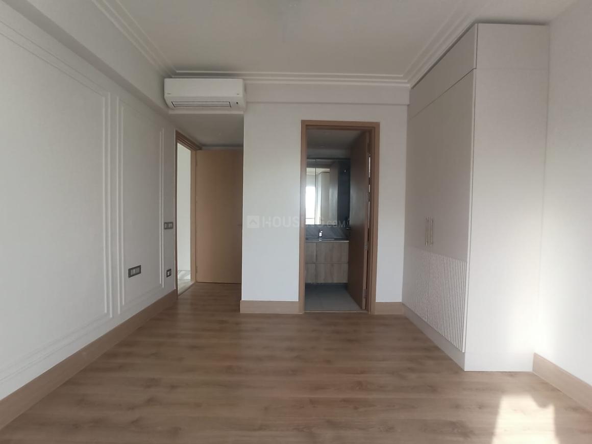 4 BHK for rent in DLF Phase 5, Gurugram — semi-furnished — 2430 sq.ft — DLF The Grove
