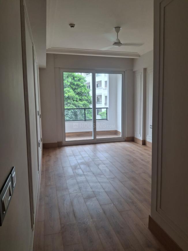 4 BHK for rent in DLF Phase 5, Gurugram — semi-furnished — 2430 sq.ft — DLF The Grove