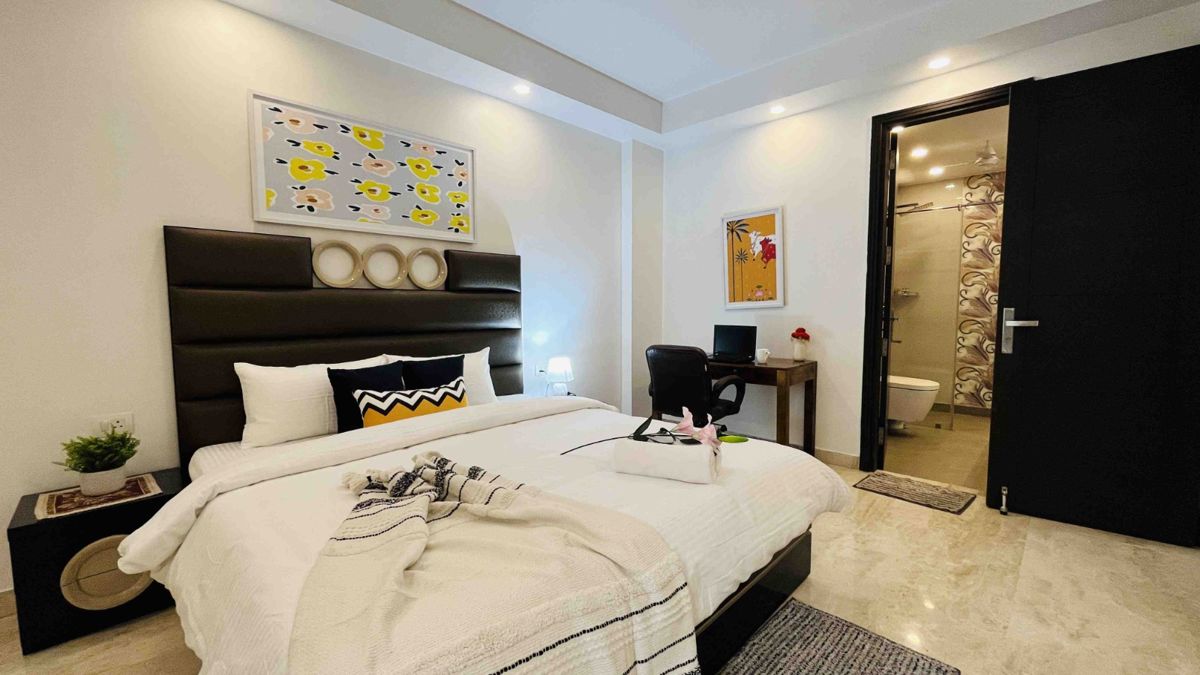 4 BHK for rent in Dlf Phase I, Gurugram — furnished — 500 sq.ft