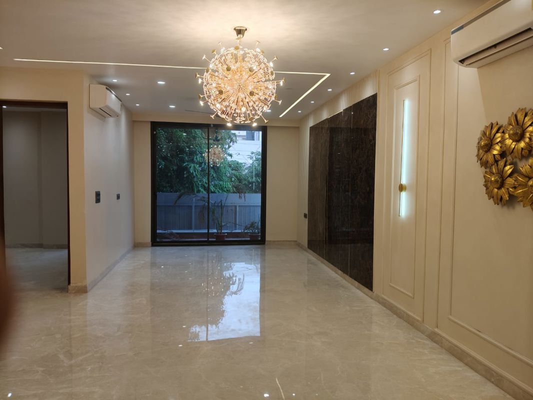 4 BHK for rent in Dlf Phase I, Gurugram — semi-furnished — 3000 sq.ft
