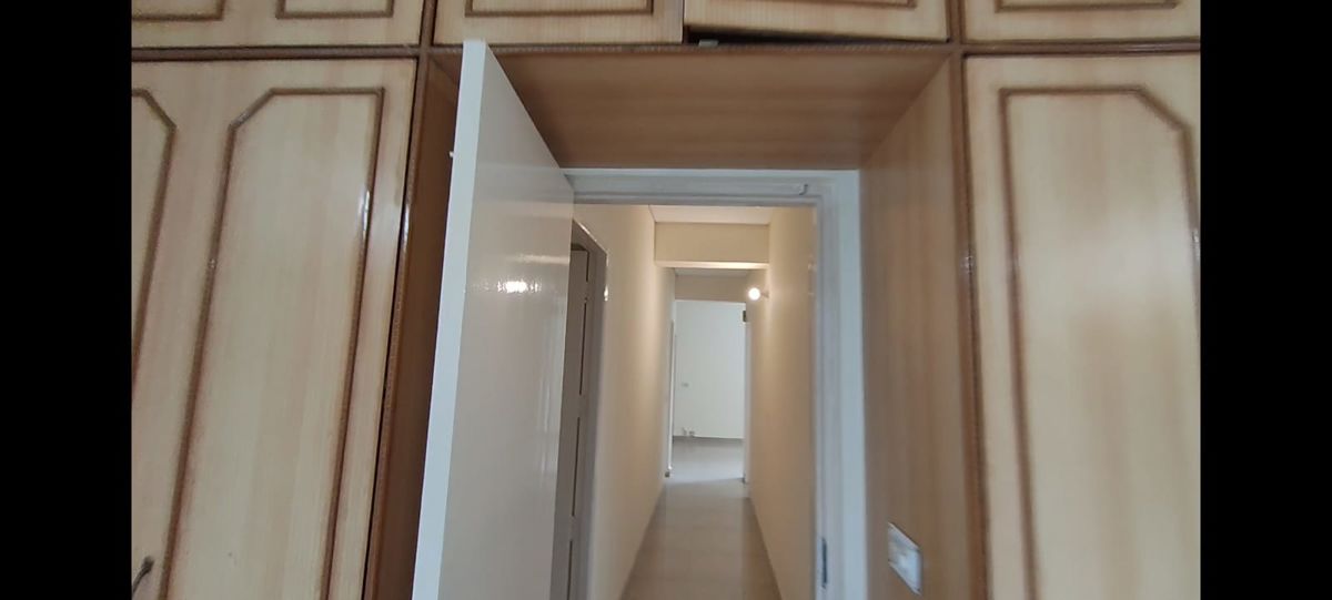 4 BHK for rent in Dlf Phase iv, Gurugram — semi-furnished — 1701 sq.ft — DLF Ridgewood Estate