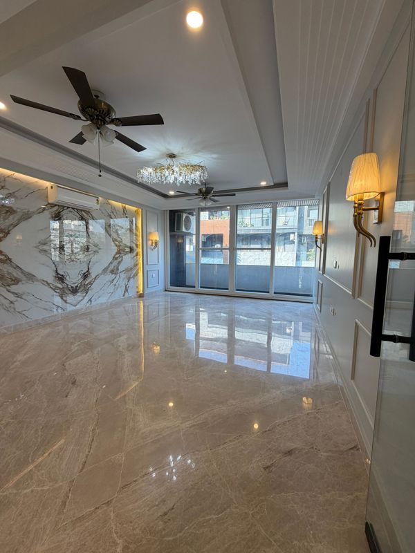 4 BHK for rent in Dlf Phase iv, Gurugram — semi-furnished — 4000 sq.ft — DLF City Phase IV