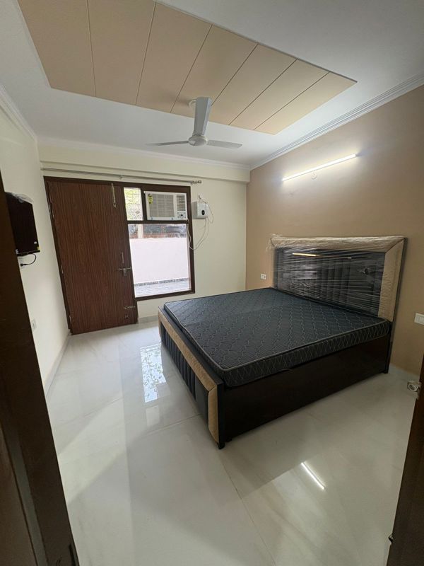 4 BHK for rent in Dlf Phase V, Gurugram — semi-furnished — 4000 sq.ft — DLF The Pinnacle