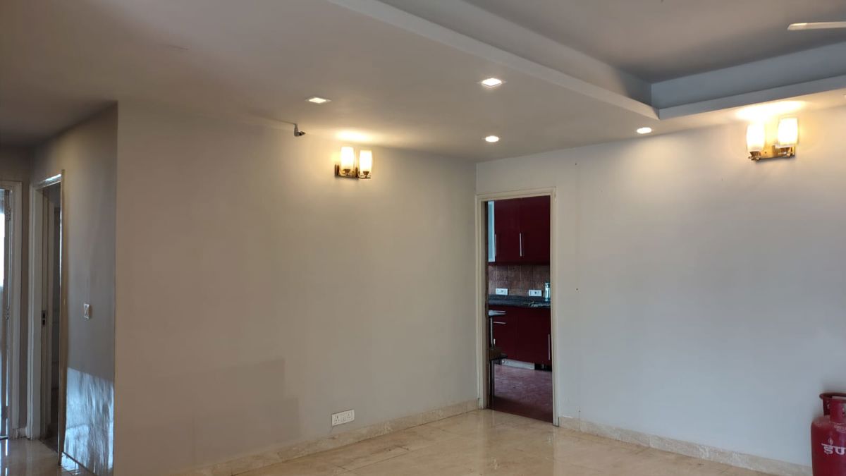 4 BHK for rent in Dlf Phase V, Gurugram — semi-furnished — 2490 sq.ft — DLF Trinity Towers