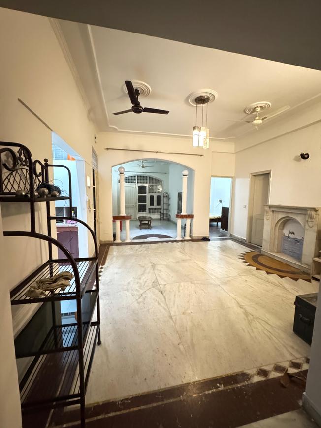 4 BHK for rent in Palam Vihar, Gurugram — semi-furnished — 1700 sq.ft — Ansal C1 - Block