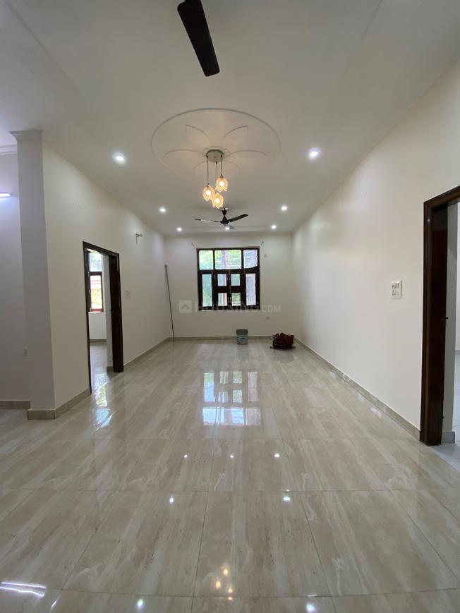 4 BHK for rent in Palam Vihar, Gurugram — semi-furnished — 2453 sq.ft