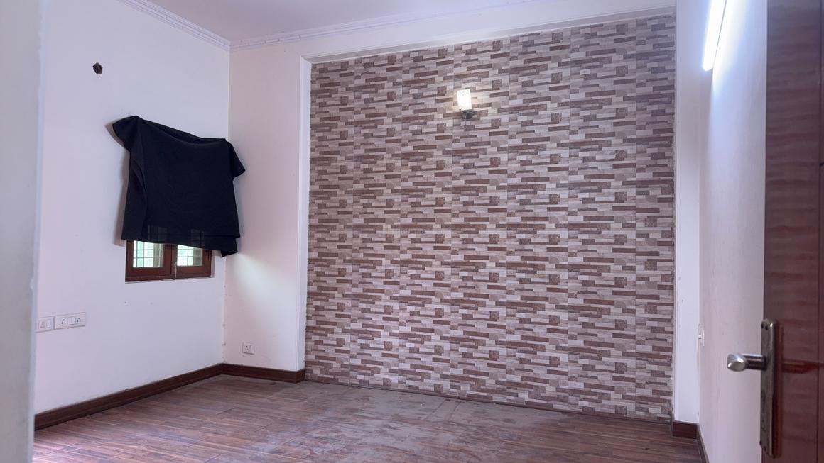 4 BHK for rent in Palam Vihar, Gurugram — semi-furnished — 2000 sq.ft