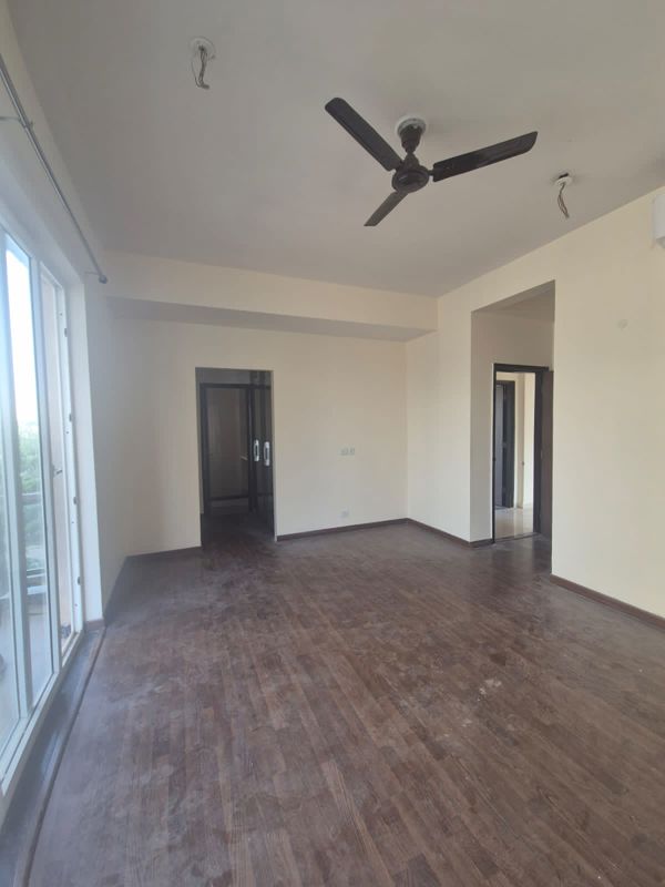 4 BHK for rent in Sector 102, Gurugram — semi-furnished — 4500 sq.ft — BPTP Amstoria