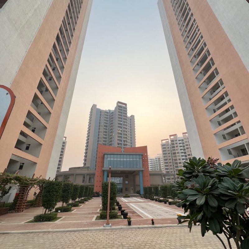 4 BHK for rent in Sector 102a, Gurugram — semi-furnished — 1315 sq.ft — Shapoorji Pallonji Joyville Gurgaon