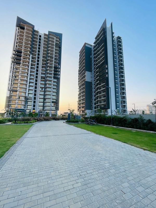 4 BHK for rent in Sector 106, Gurugram — semi-furnished — 2072 sq.ft — Godrej Meridien