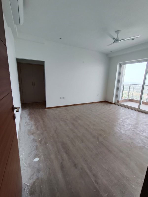 4 BHK for rent in Sector 106, Gurugram — semi-furnished — 2760 sq.ft — Godrej Meridien