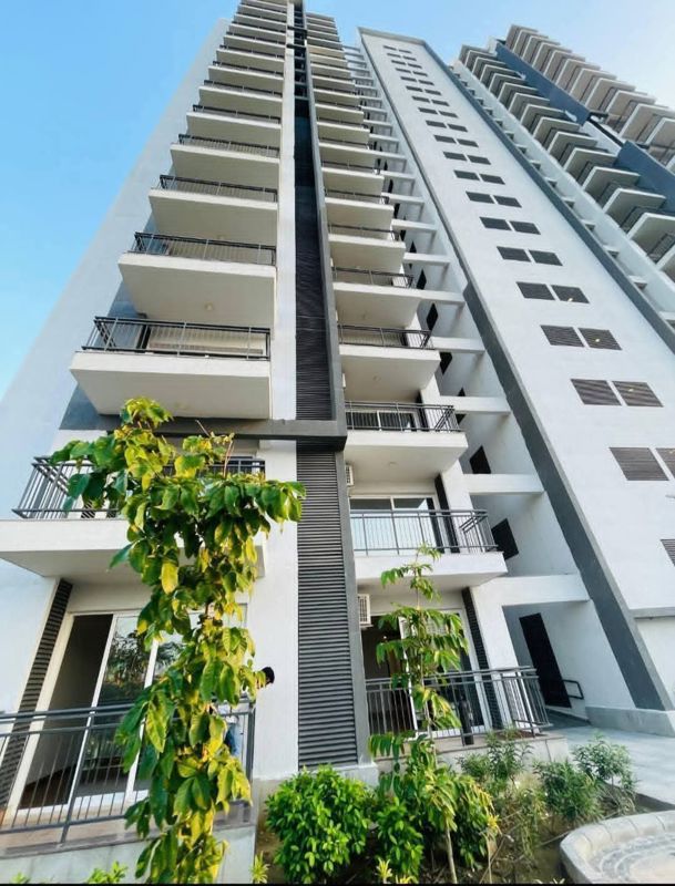 4 BHK for rent in Sector 106, Gurugram — semi-furnished — 2720 sq.ft — Godrej Meridien