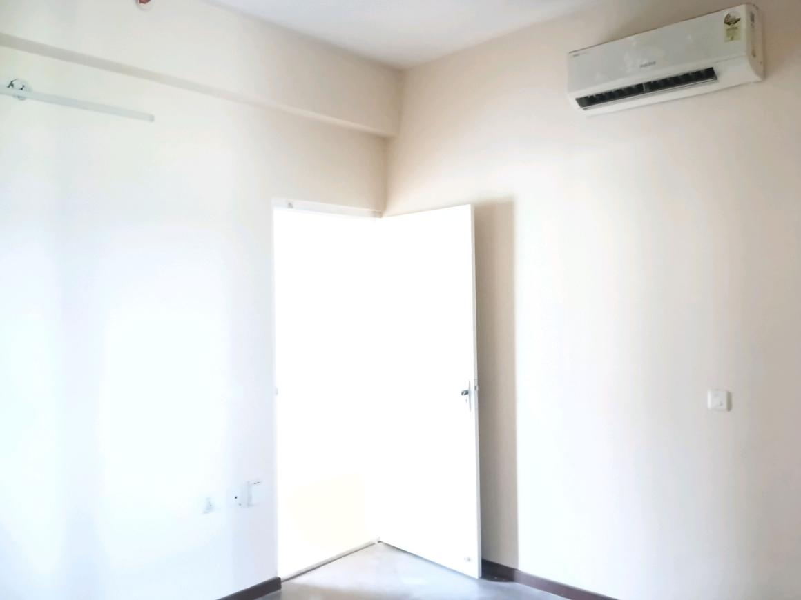 4 BHK for rent in Sector 106, Gurugram — semi-furnished — 1800 sq.ft — Paras Dews