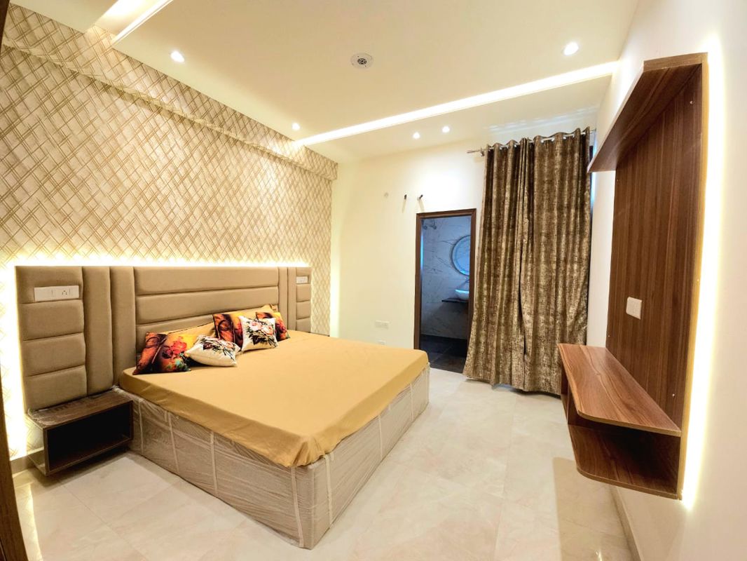 4 BHK for rent in Sector 10a, Gurugram — semi-furnished — 2554 sq.ft