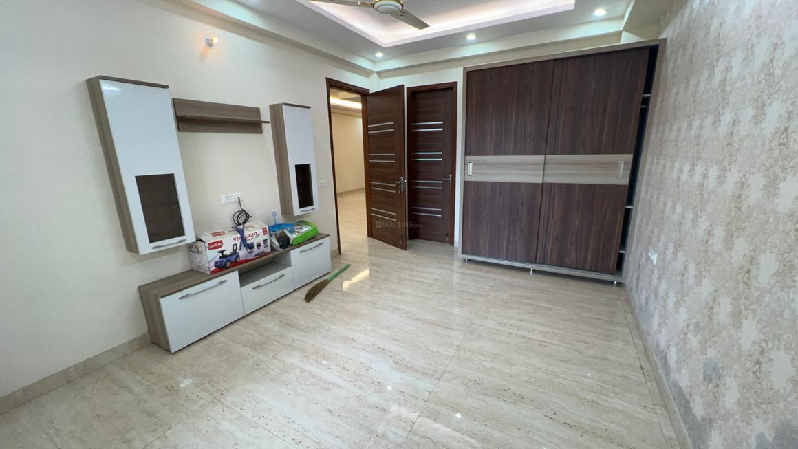 4 BHK for rent in Sector 10A, Gurugram — semi-furnished — 2100 sq.ft