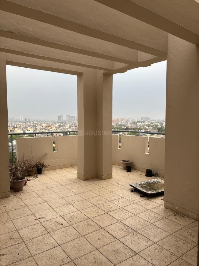 4 BHK for rent in Sector 110, Gurugram — semi-furnished — 3200 sq.ft — Indiabulls Enigma