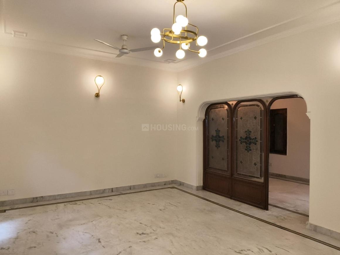 4 BHK for rent in Sector 14, Gurugram — semi-furnished — 2500 sq.ft