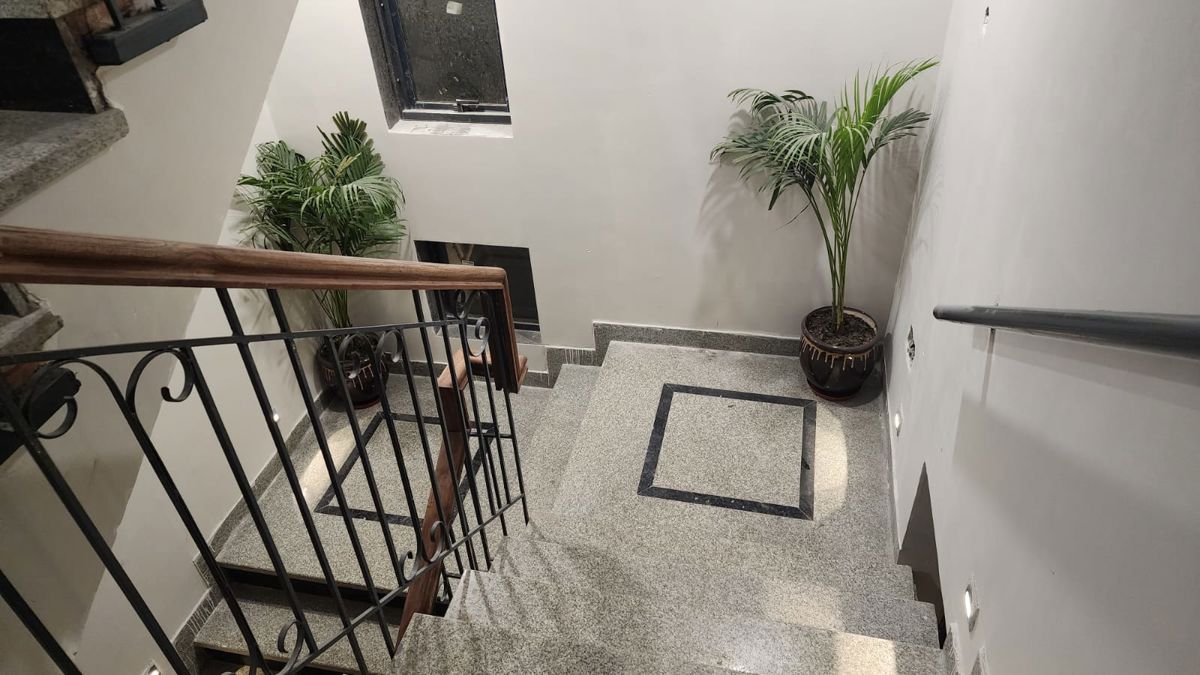 4 BHK for rent in Sector 15, Gurugram — semi-furnished — 2500 sq.ft