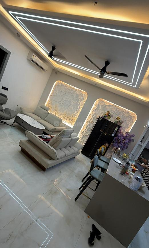 4 BHK for rent in Sector 15, Gurugram — semi-furnished — 1800 sq.ft