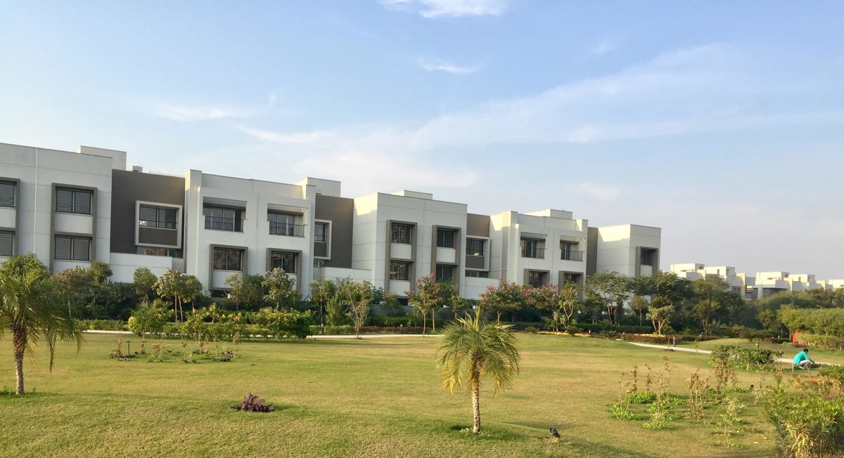 4 BHK for rent in Sector 21, Gurugram — semi-furnished — 2100 sq.ft — Unitech Infospace