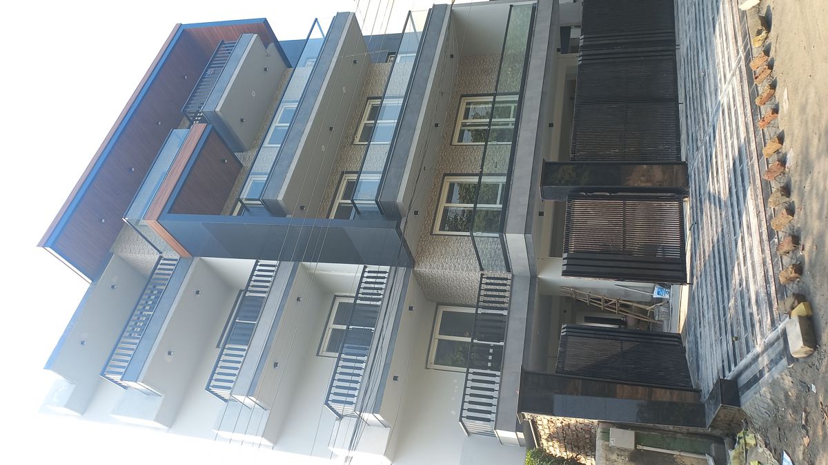 4 BHK for rent in Sector 21, Gurugram — semi-furnished — 2100 sq.ft