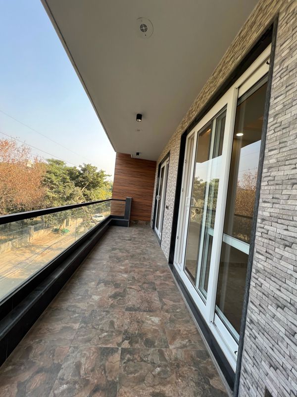 4 BHK for rent in Sector 23, Gurugram — semi-furnished — 3250 sq.ft — Ansal Plaza Sector-23