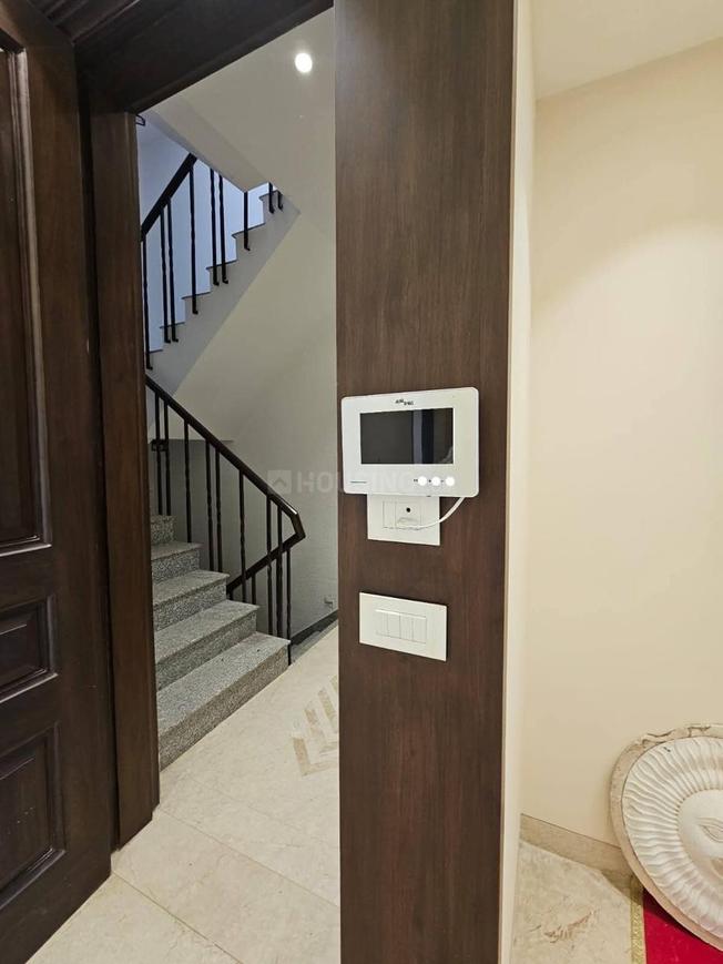 4 BHK for rent in Sector 23, Gurugram — semi-furnished — 2467 sq.ft