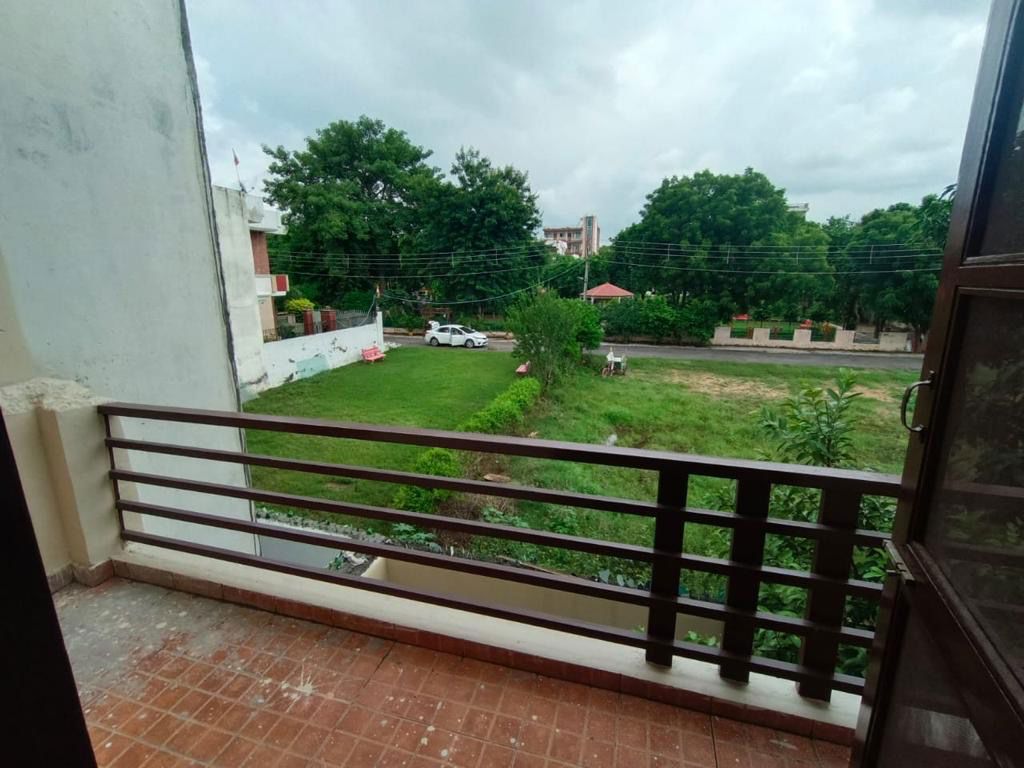 4 BHK for rent in Sector 23a, Gurugram — semi-furnished — 368 sq.ft