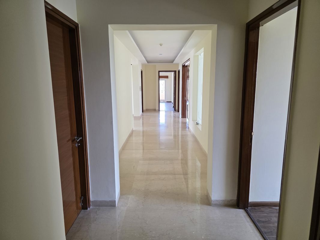 4 BHK for rent in Sector 25, Gurugram — semi-furnished — 4100 sq.ft — Emaar The Vilas