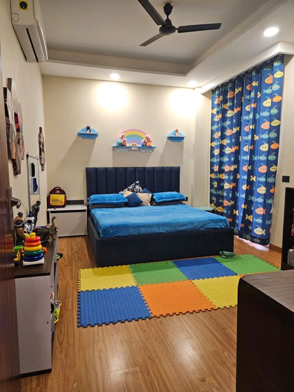 4 BHK for rent in Sector 27, Gurugram — semi-furnished — 360 sq.ft — DLF City Gurgaon