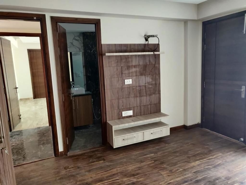 4 BHK for rent in Sector 48, Gurugram — semi-furnished — 2410 sq.ft — Vipul World Floors