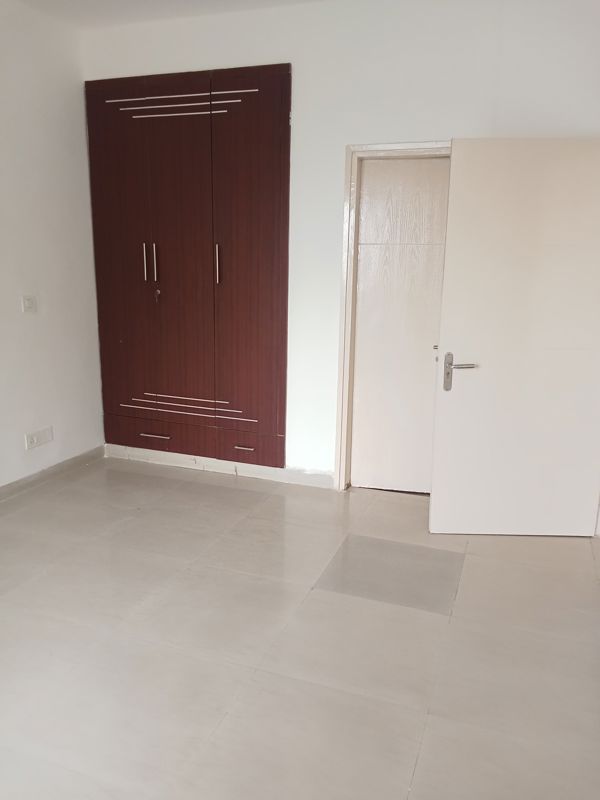 4 BHK for rent in Sector 49, Gurugram — semi-furnished — 2016 sq.ft — Army Sispal Vihar