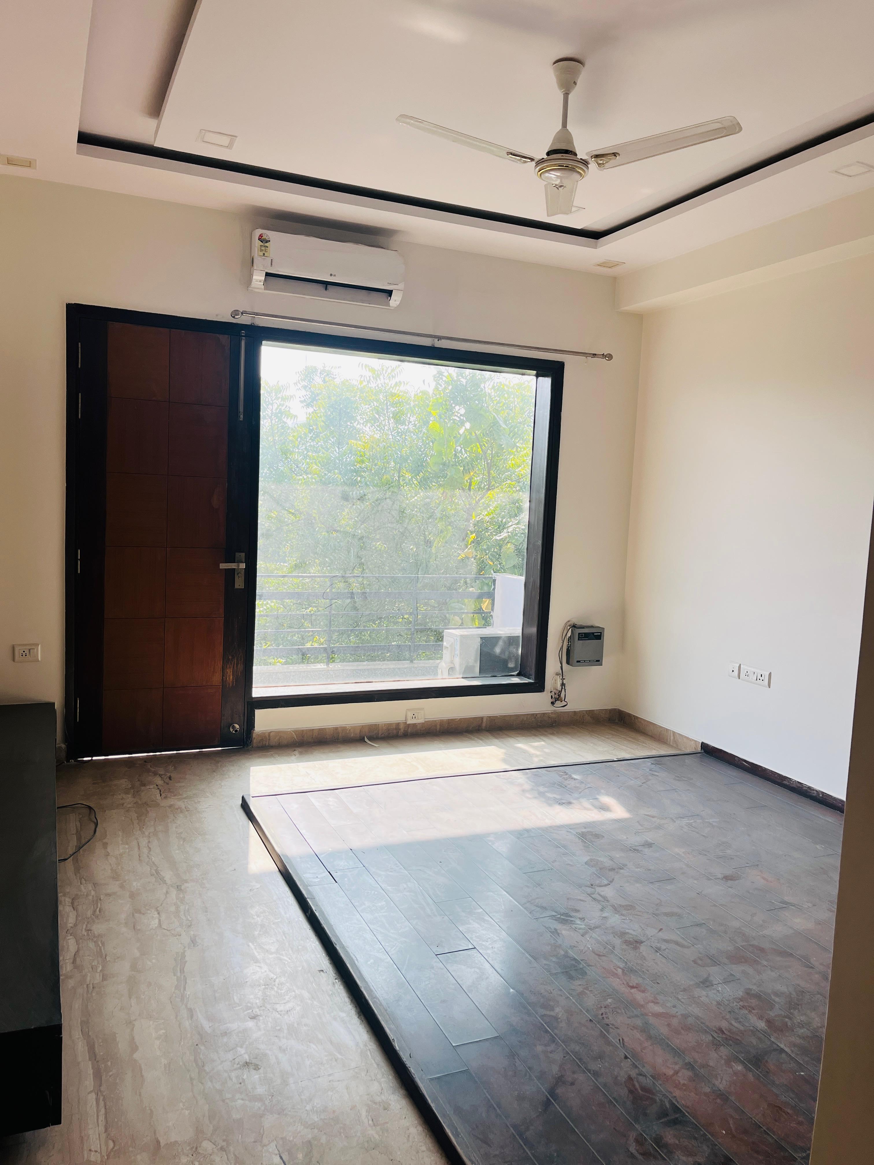 4 BHK for rent in Sector 49, Gurugram — semi-furnished — 2150 sq.ft — Uppal Southend