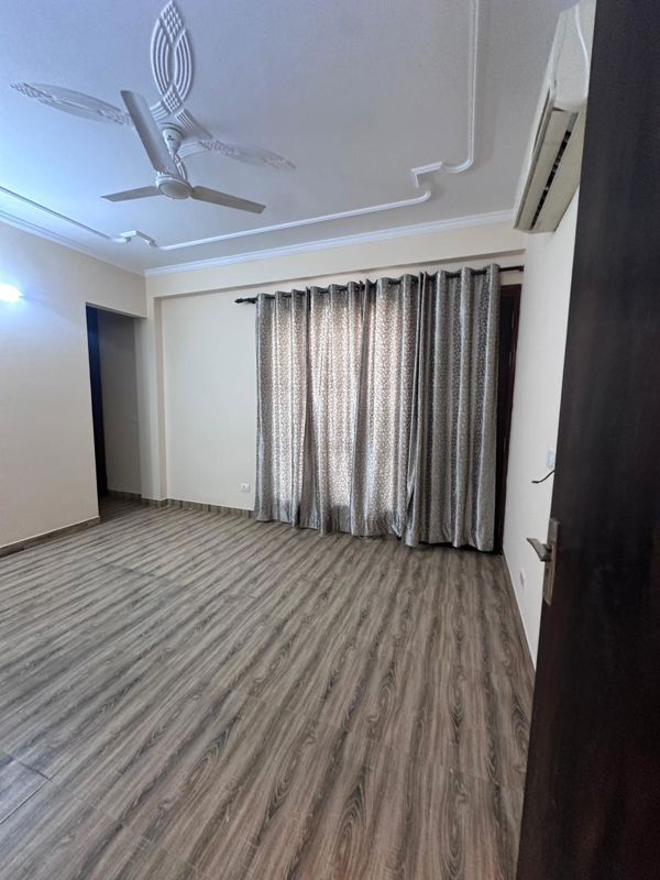 4 BHK for rent in Sector 50, Gurugram — semi-furnished — 1800 sq.ft — Unitech South City II