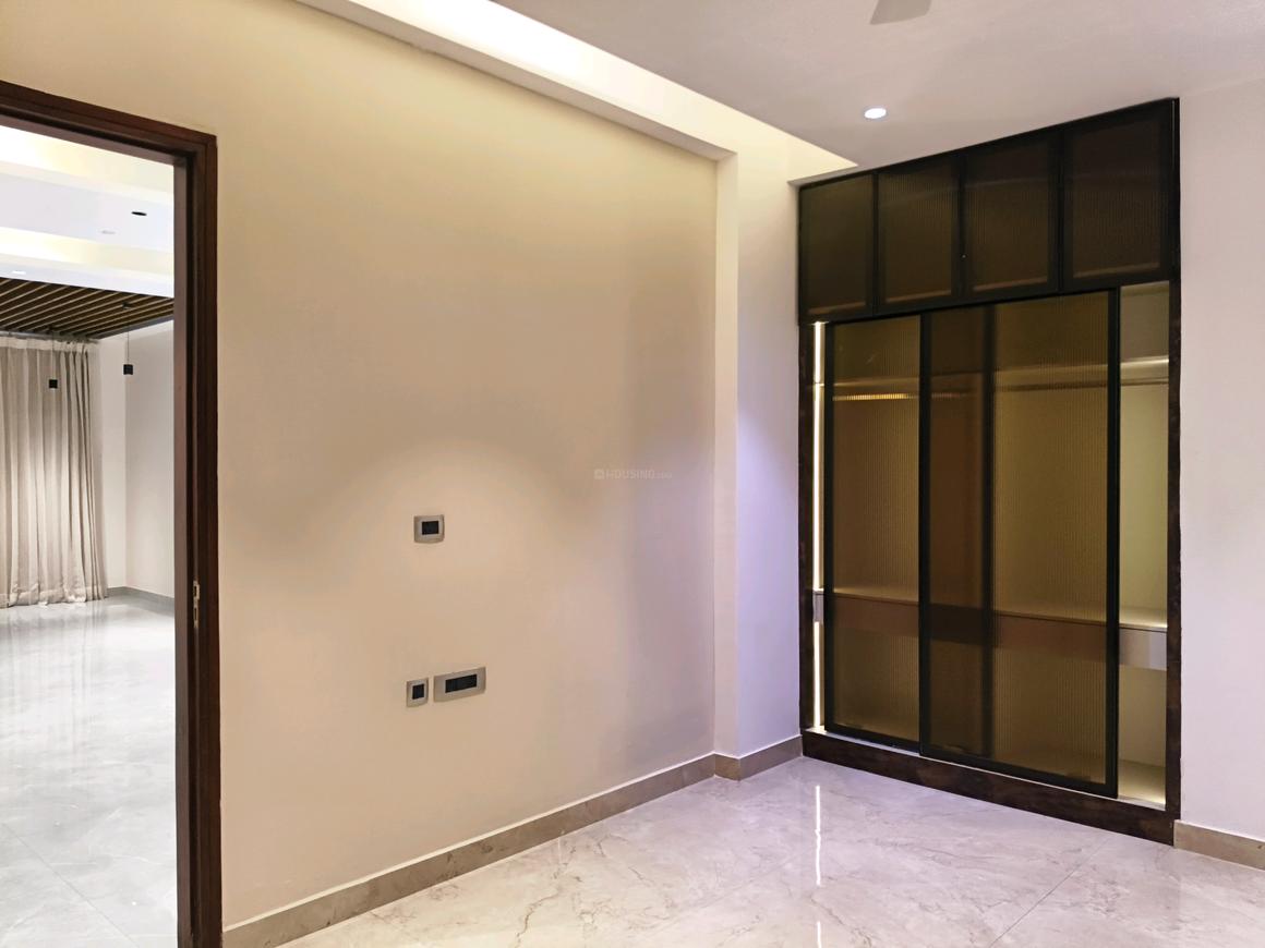 4 BHK for rent in Sector 52, Gurugram — semi-furnished — 3250 sq.ft — CGHS Emerald Green